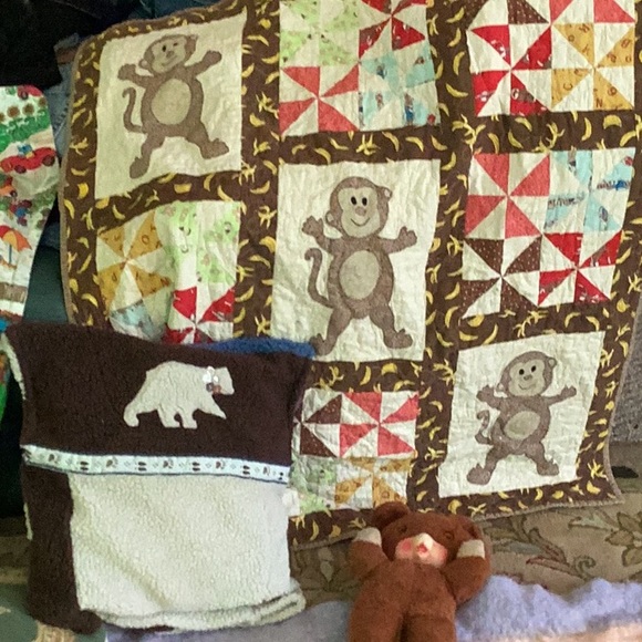 ⚜️ Handmade Lap Quilt or Wall Hanging Forest Green OOAK  🪶 - Picture 8 of 16